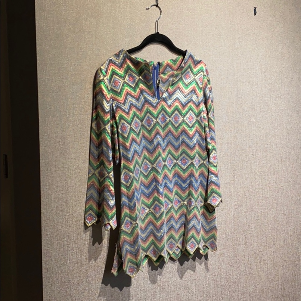 Colorful metallic top